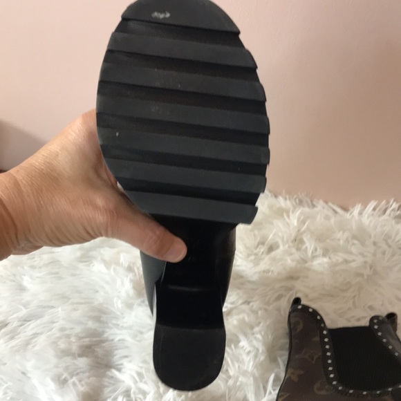 Louis Vuitton Calfskin Monogram Star Trail Ankle Boots - Picture 11 of 16